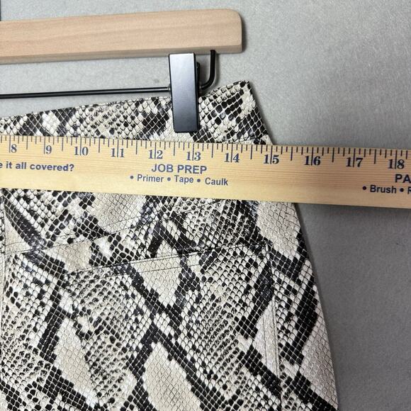 Choosy Elizabeth Snake Print Faux Leather Cropped Pants Womens Size 8 - Picture 12 of 13